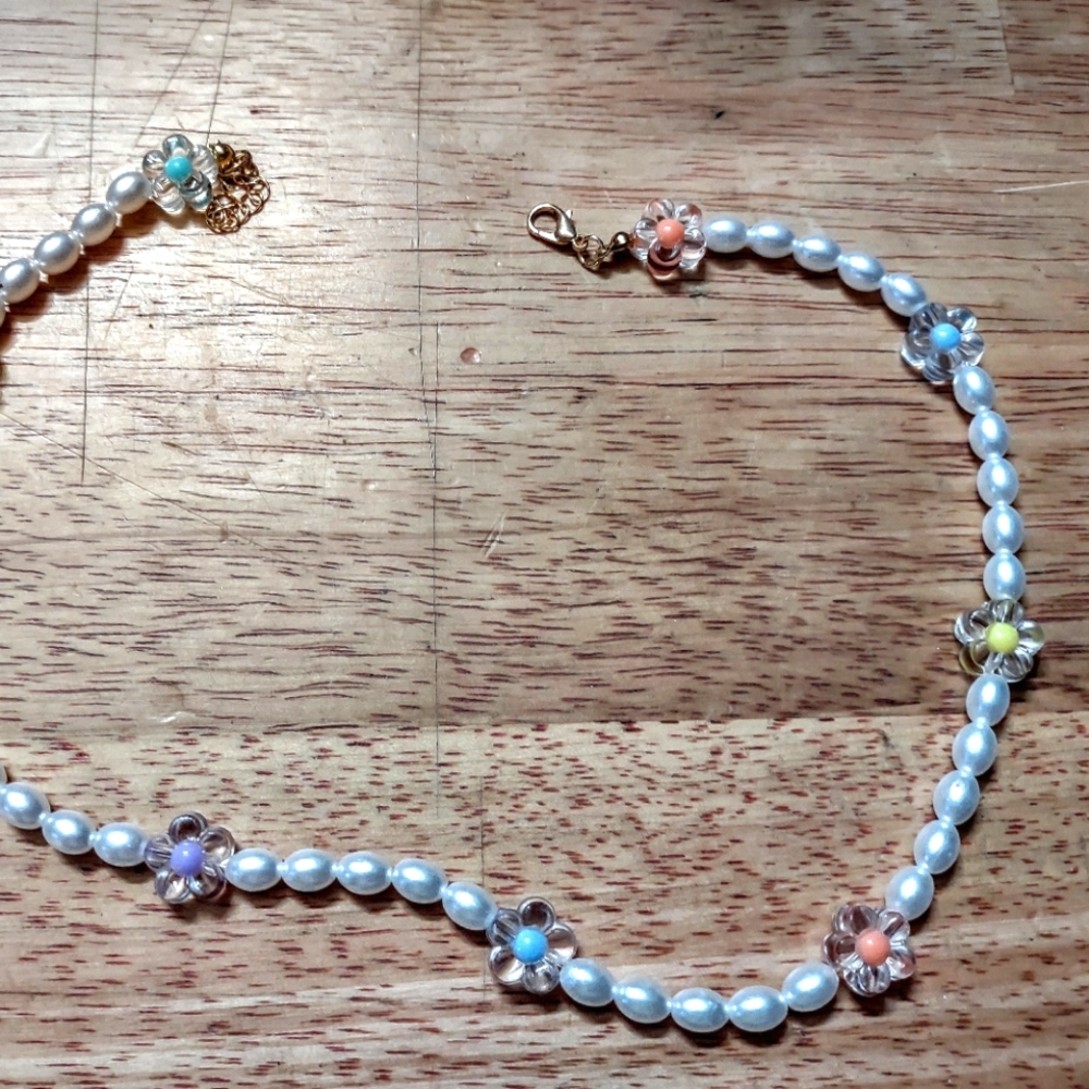 New beaded pearl daisy necklace Christmas gift
